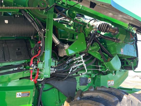 Image of John Deere S780 equipment image 4