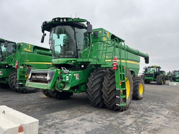 Main image John Deere S780