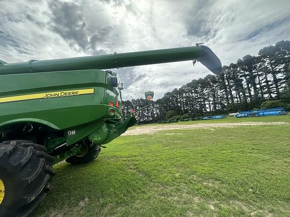Image of John Deere S780 equipment image 4