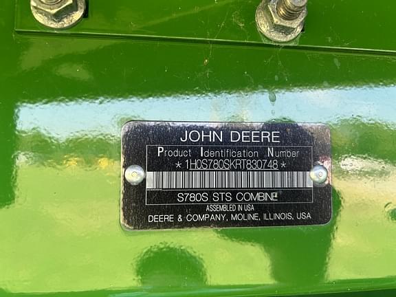 Image of John Deere S780 equipment image 2