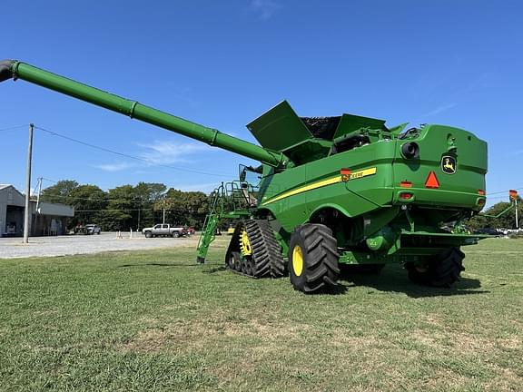 Image of John Deere S780 equipment image 4