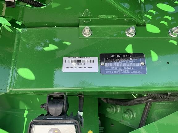 Image of John Deere S780 equipment image 1