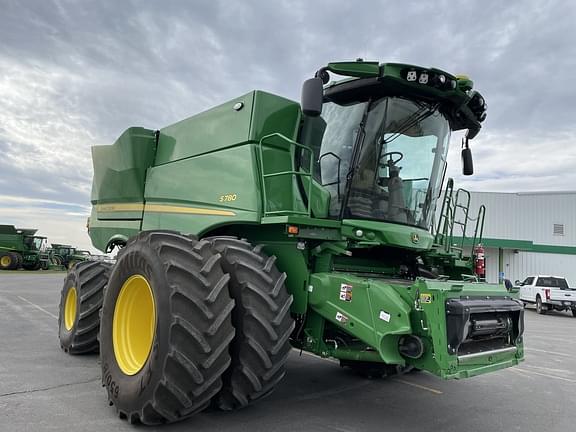 Image of John Deere S780 equipment image 2