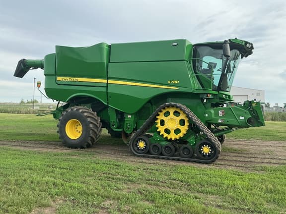 Image of John Deere S780 equipment image 2