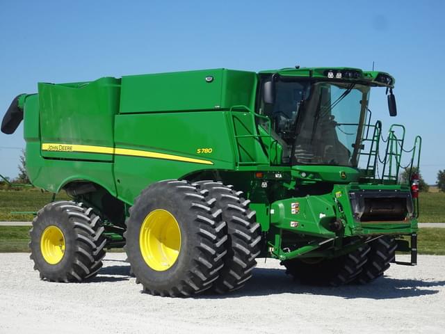 Image of John Deere S780 equipment image 1