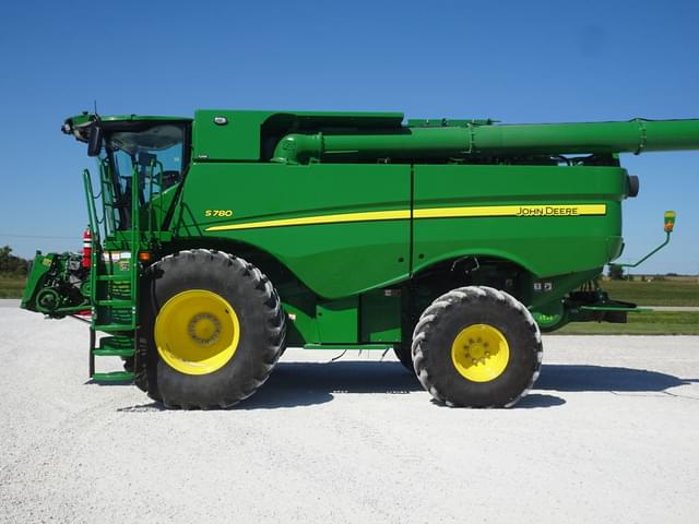 Image of John Deere S780 equipment image 2