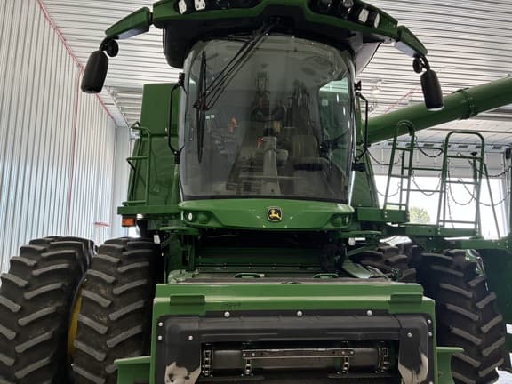 Image of John Deere S780 equipment image 2