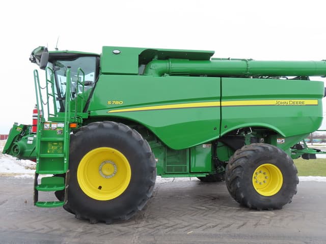 Image of John Deere S780 equipment image 1