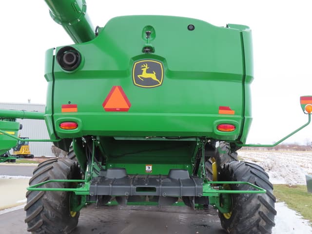 Image of John Deere S780 equipment image 4