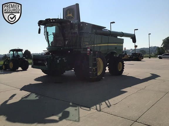 Image of John Deere S780 equipment image 1