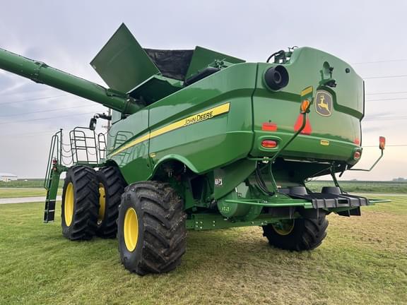Image of John Deere S780 equipment image 4