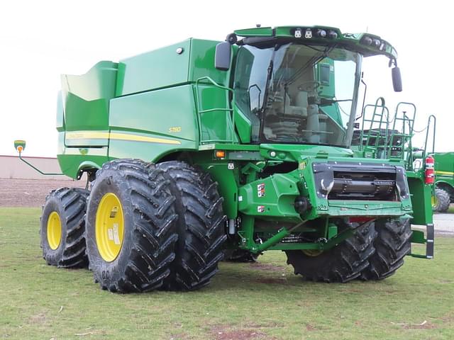 Image of John Deere S780 equipment image 2