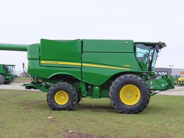 Image of John Deere S780 equipment image 3