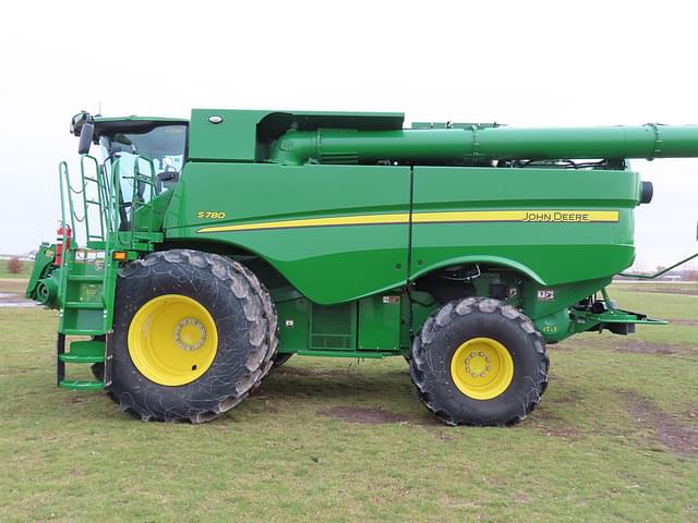 Image of John Deere S780 equipment image 4