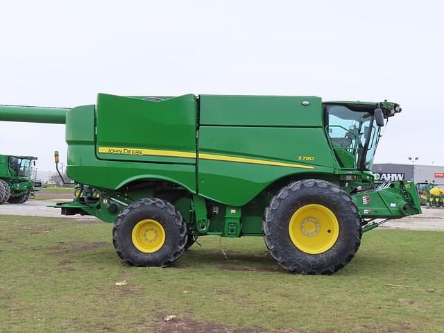 Image of John Deere S780 equipment image 3