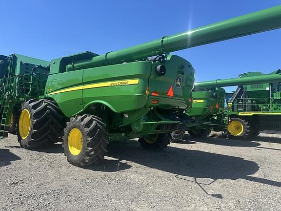 Image of John Deere S780 equipment image 2