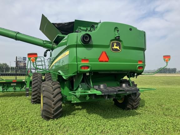 Image of John Deere S780 equipment image 4