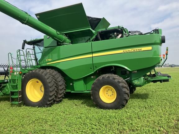 Image of John Deere S780 equipment image 1