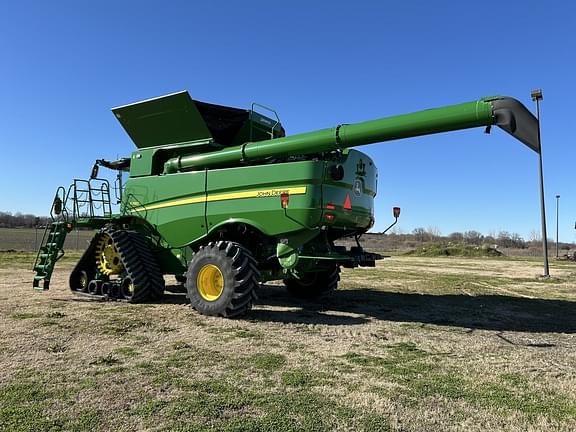 Image of John Deere S780 equipment image 1