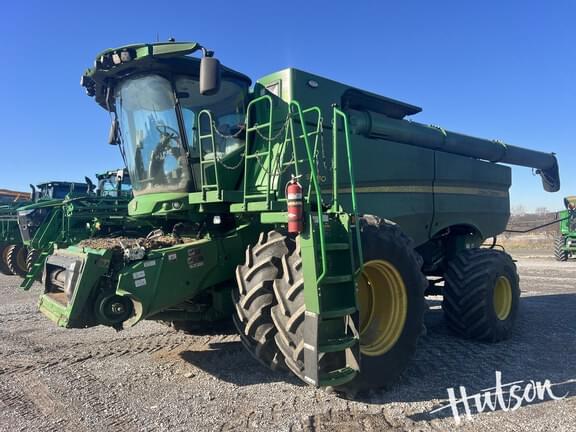 Image of John Deere S780 equipment image 1