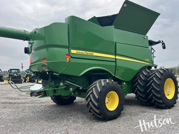 Image of John Deere S780 equipment image 2