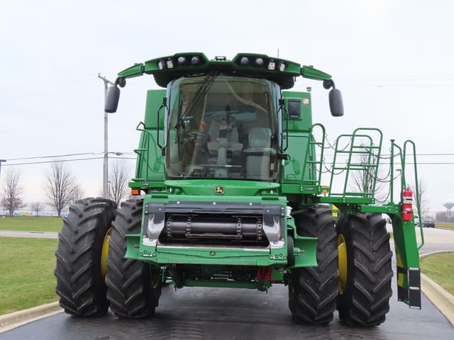 Image of John Deere S780 equipment image 4