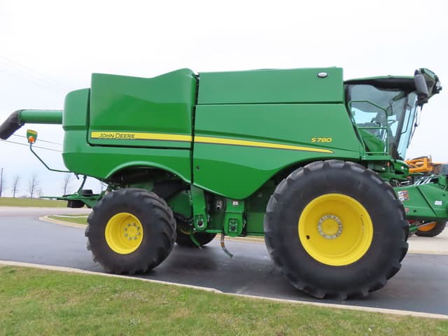 Image of John Deere S780 equipment image 3