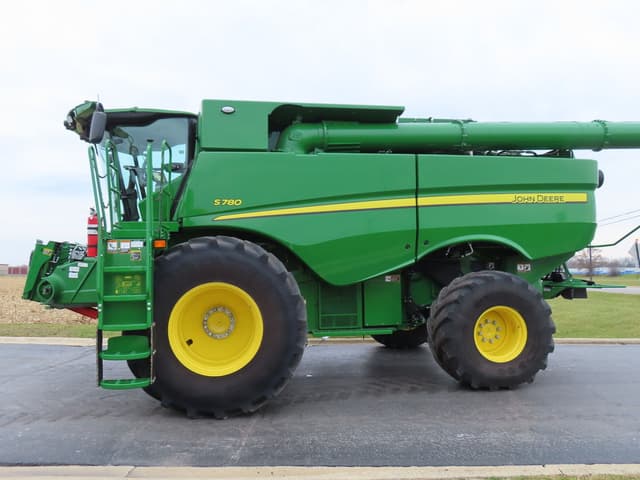 Image of John Deere S780 equipment image 2