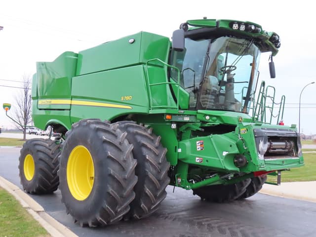 Image of John Deere S780 equipment image 1