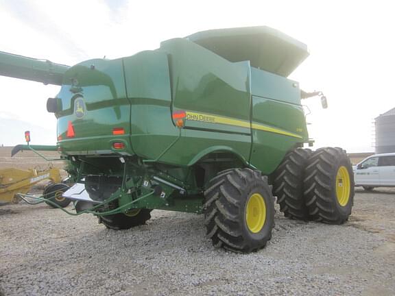 Image of John Deere S780 equipment image 2