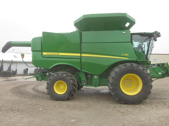 Image of John Deere S780 equipment image 2