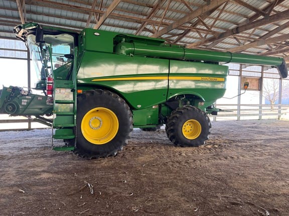 Main image John Deere S780