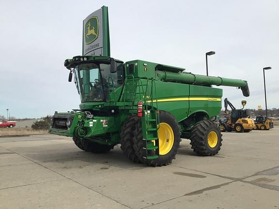 Image of John Deere S780 equipment image 2