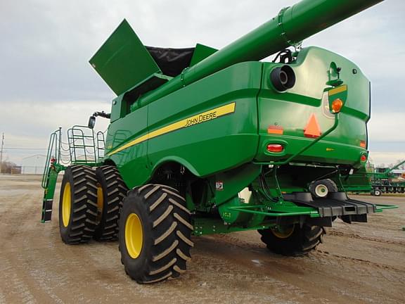 Image of John Deere S780 equipment image 3
