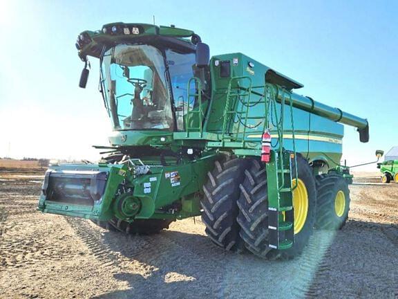 Image of John Deere S780 equipment image 1