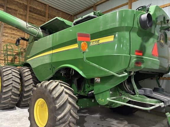 Image of John Deere S780 equipment image 2