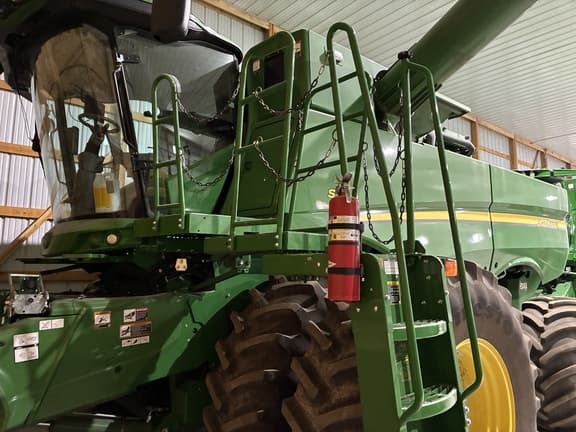 Image of John Deere S780 Primary image