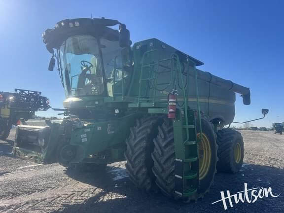 Image of John Deere S780 equipment image 1