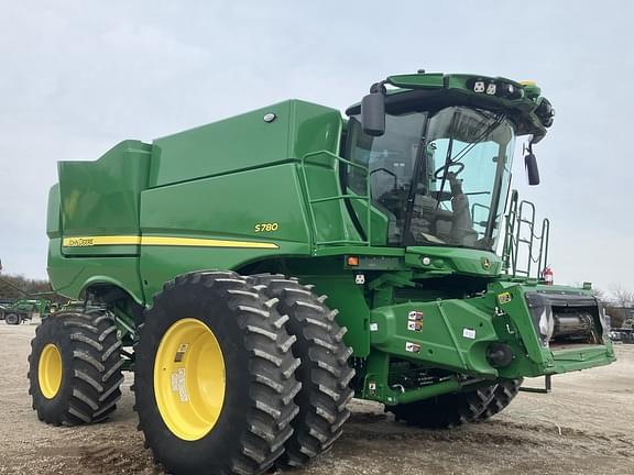 Image of John Deere S780 equipment image 1