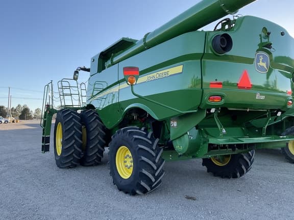 Image of John Deere S780 equipment image 2