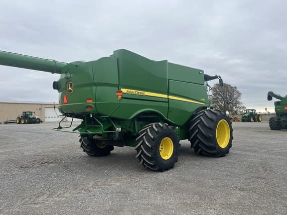 Image of John Deere S780 equipment image 4