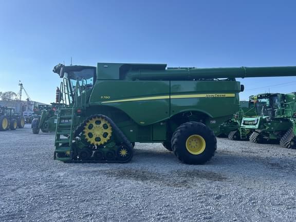 Image of John Deere S780 equipment image 1