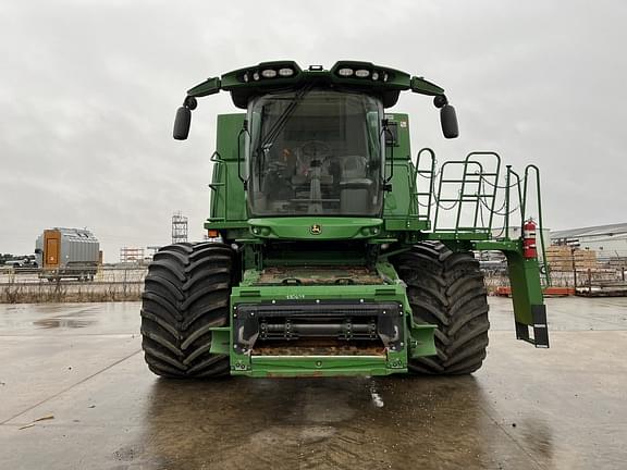 Image of John Deere S780 equipment image 1