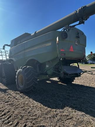 Image of John Deere S780 equipment image 2