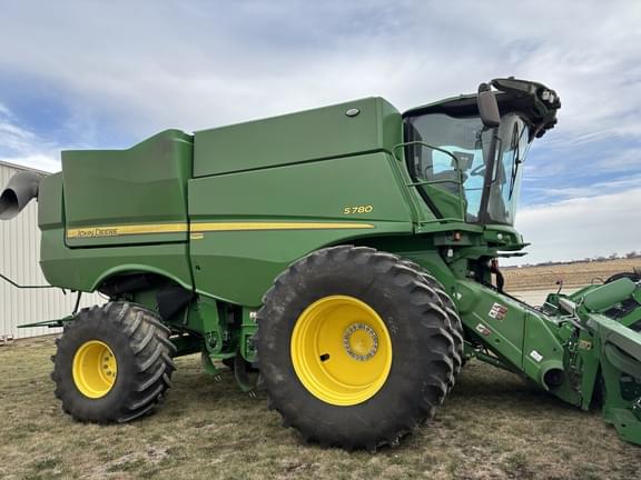 Image of John Deere S780 equipment image 1
