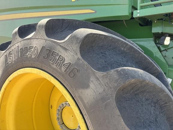 Image of John Deere S780 equipment image 4