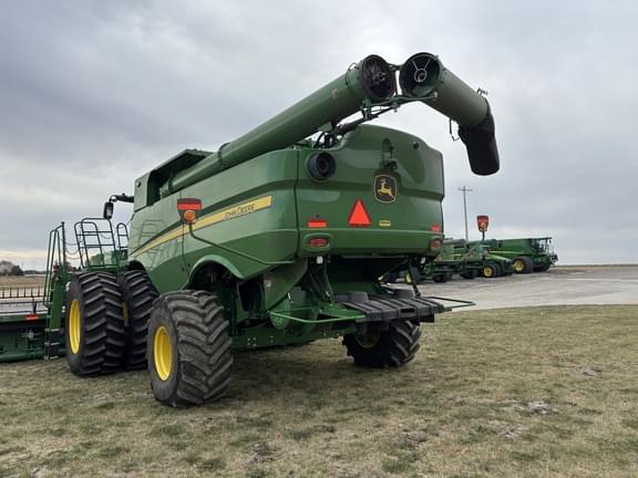 Image of John Deere S780 equipment image 4