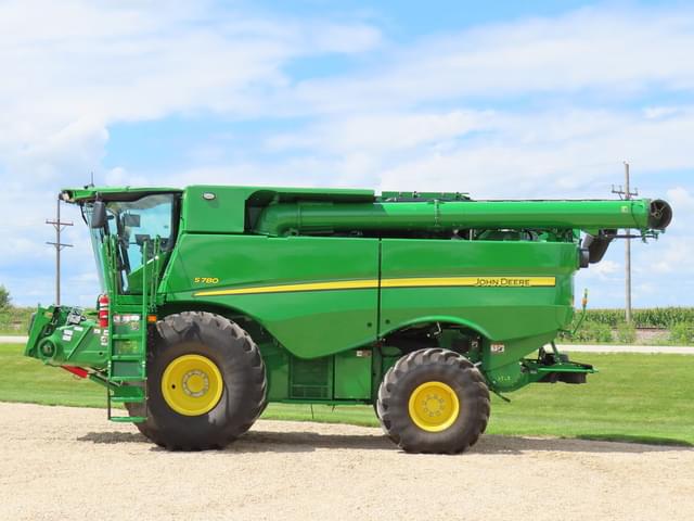 Image of John Deere S780 equipment image 1