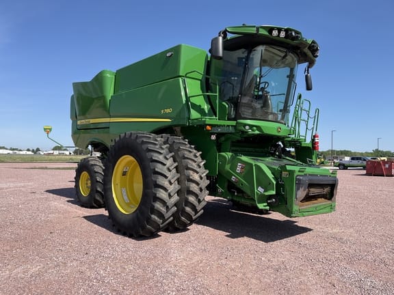 2024 John Deere S780 Equipment Image0