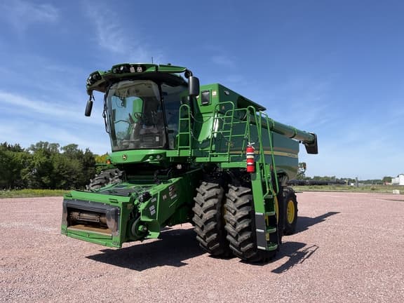 Image of John Deere S780 equipment image 2